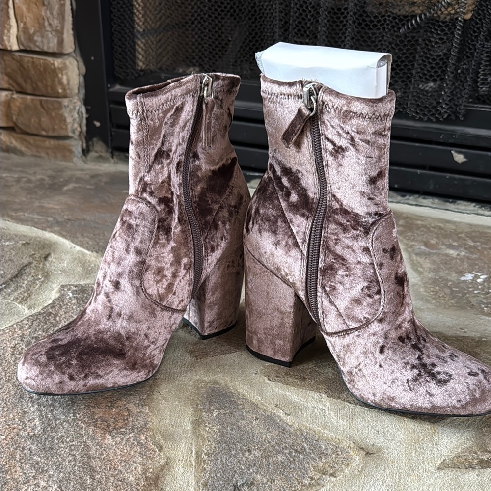 Steve Madden Gaze crushed velvet velour block heel ankle socks booties mushroom - Picture 6 of 8